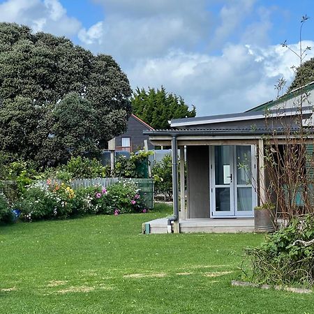 @Taradise-Opunake - Eco-Friendly Coastal Hideaway Exterior photo