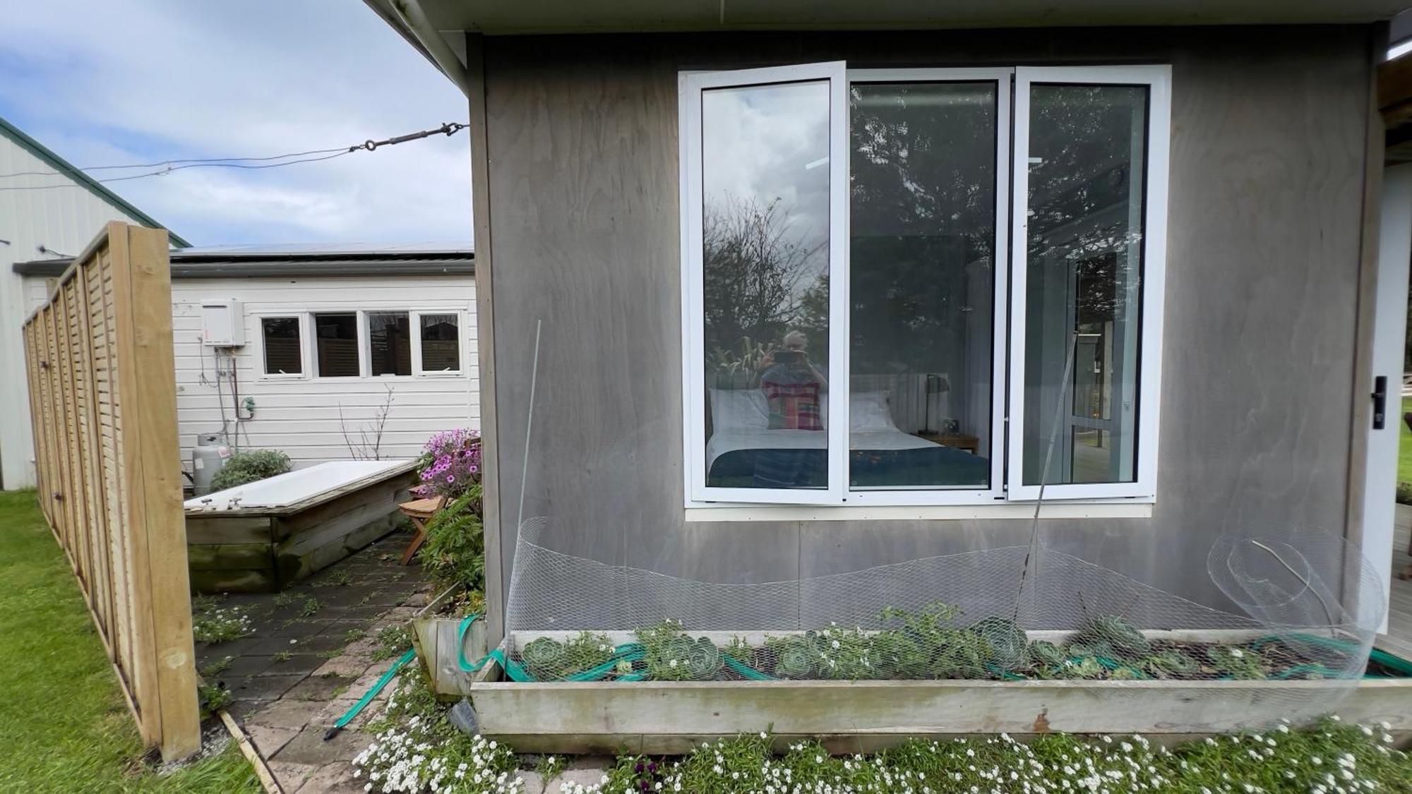 @Taradise-Opunake - Eco-Friendly Coastal Hideaway Exterior photo